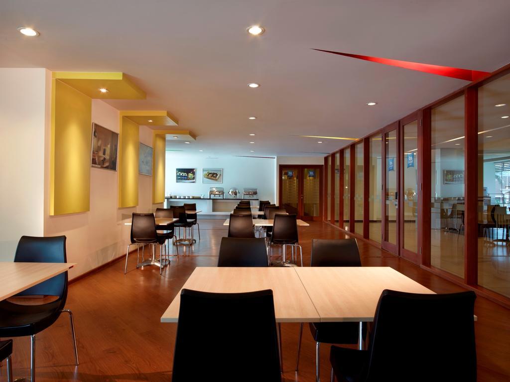 Ibis Budget Jakarta Menteng Buitenkant foto