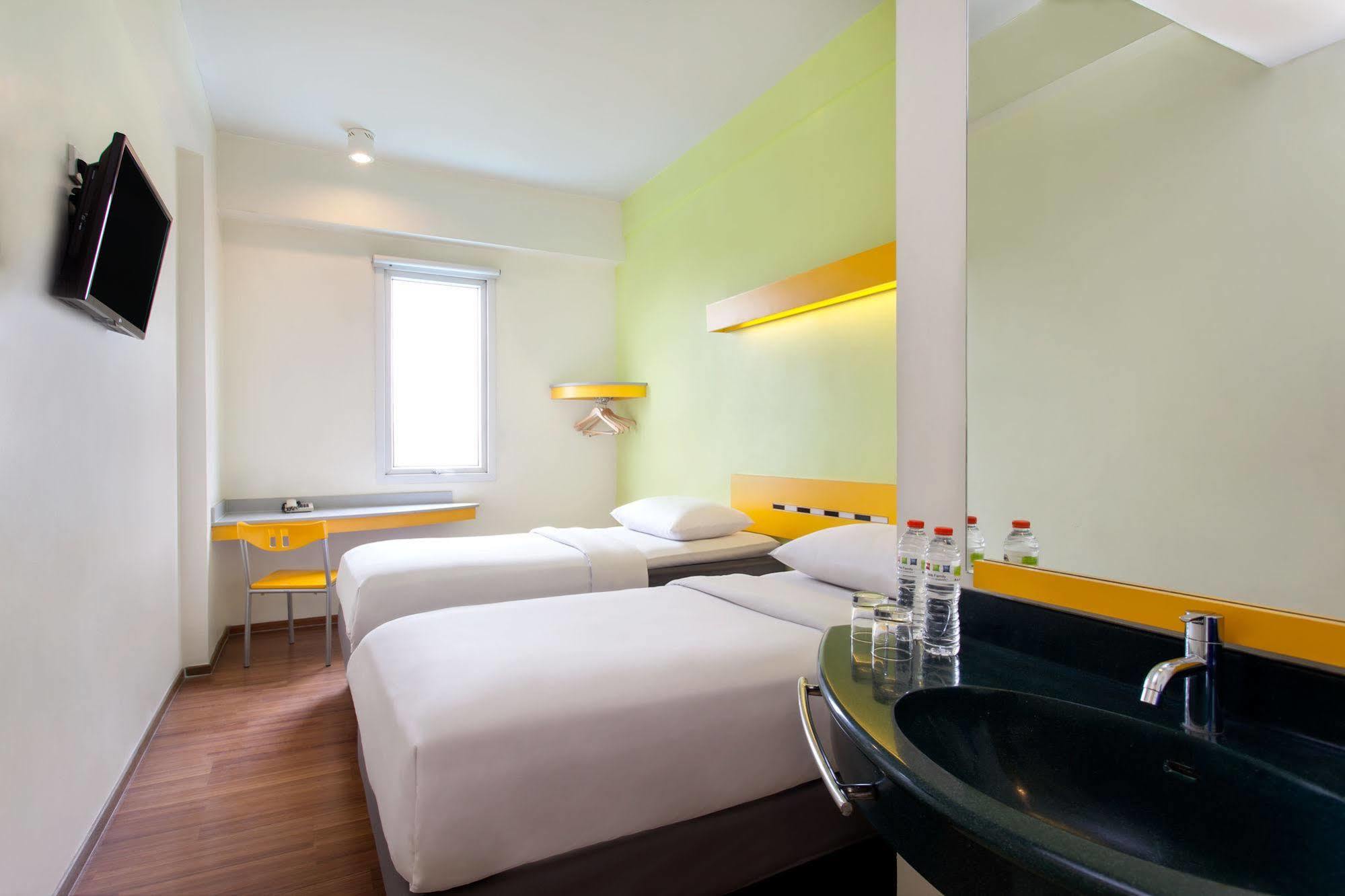 Ibis Budget Jakarta Menteng Buitenkant foto